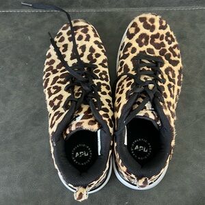 Women APL iconic pro leopard 8.5